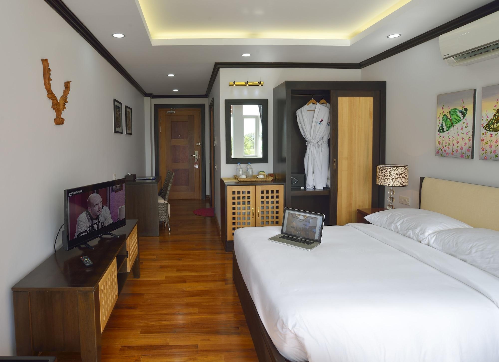 The Regency Hotel Баган Екстериор снимка