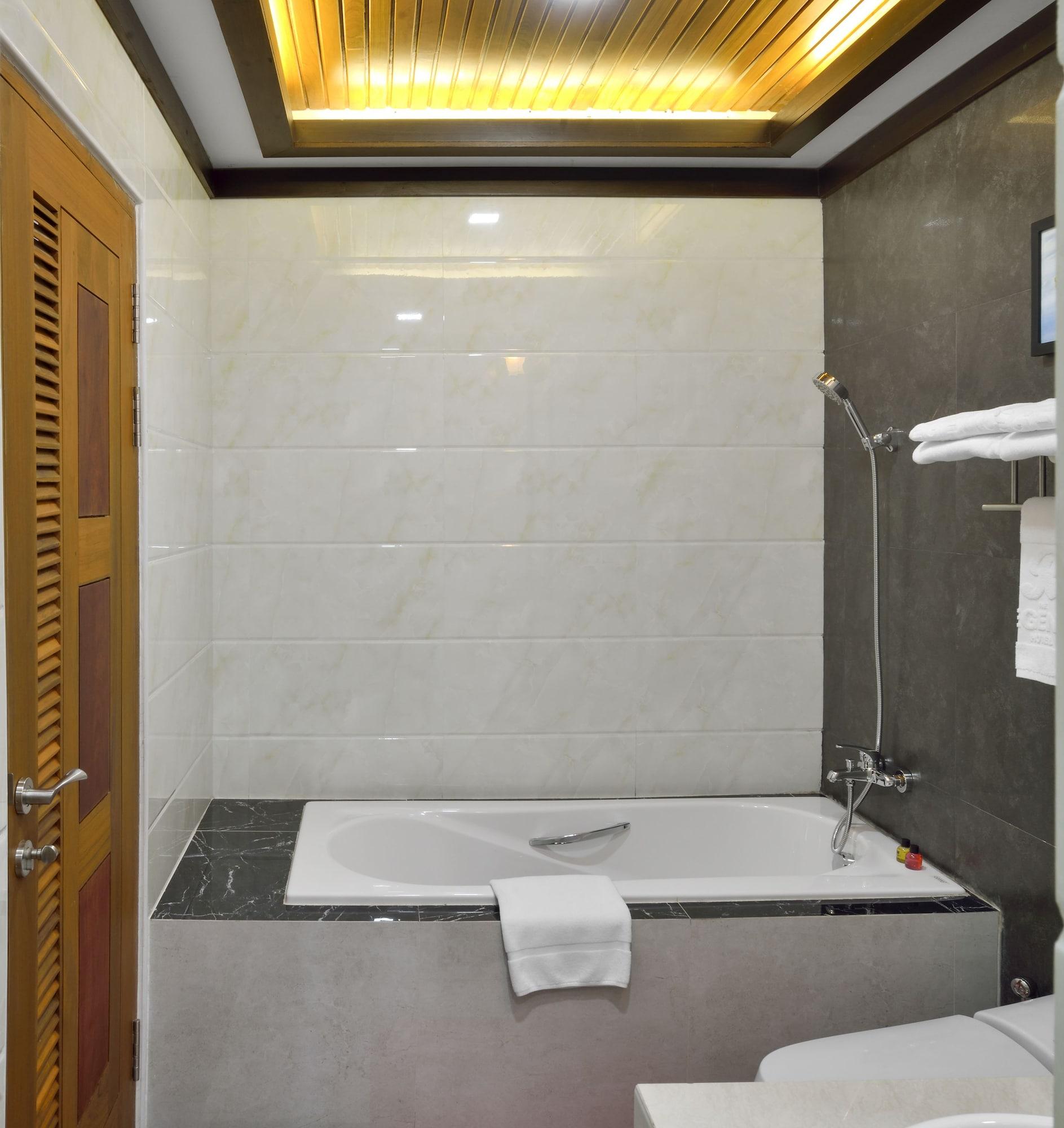 The Regency Hotel Баган Екстериор снимка