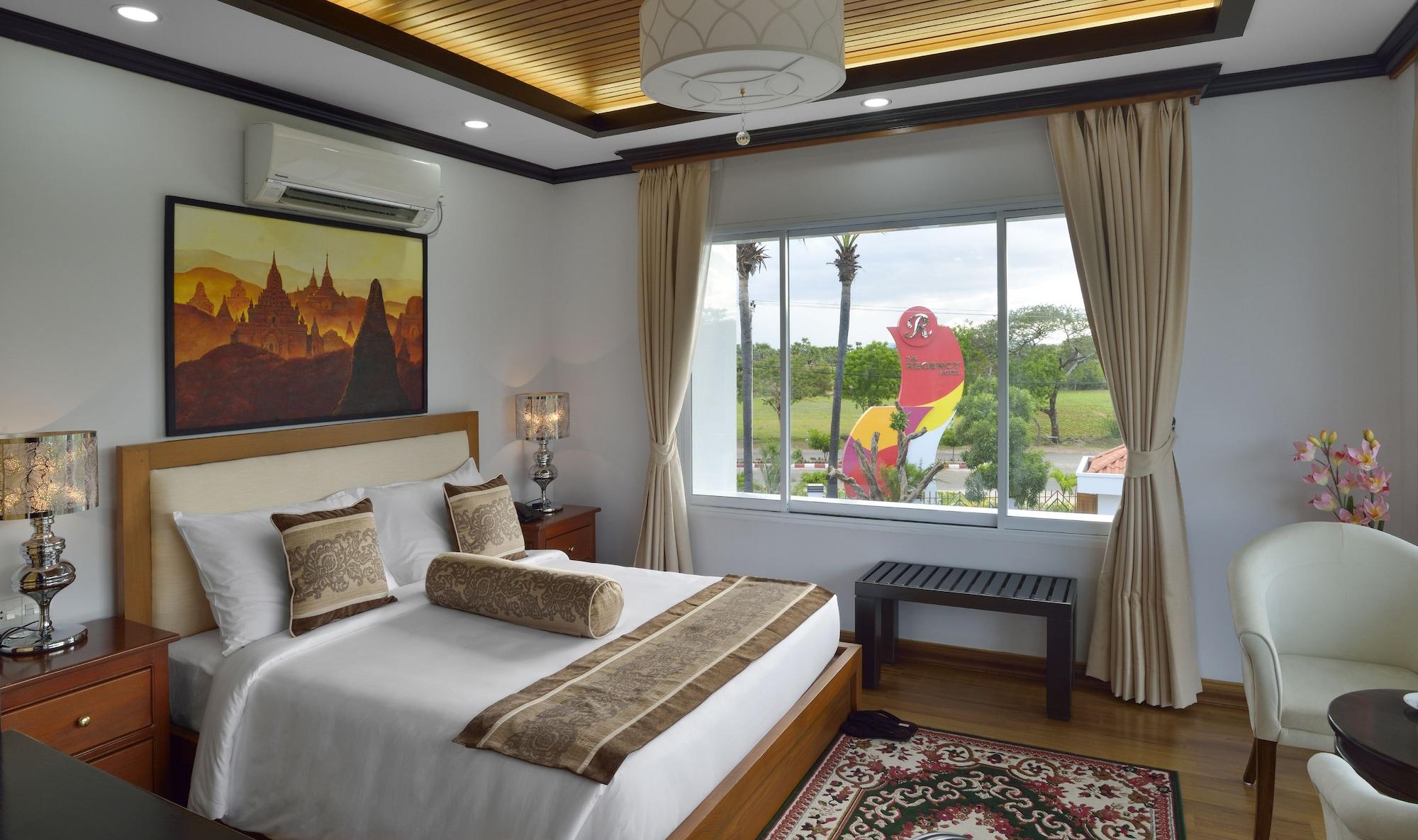 The Regency Hotel Баган Екстериор снимка