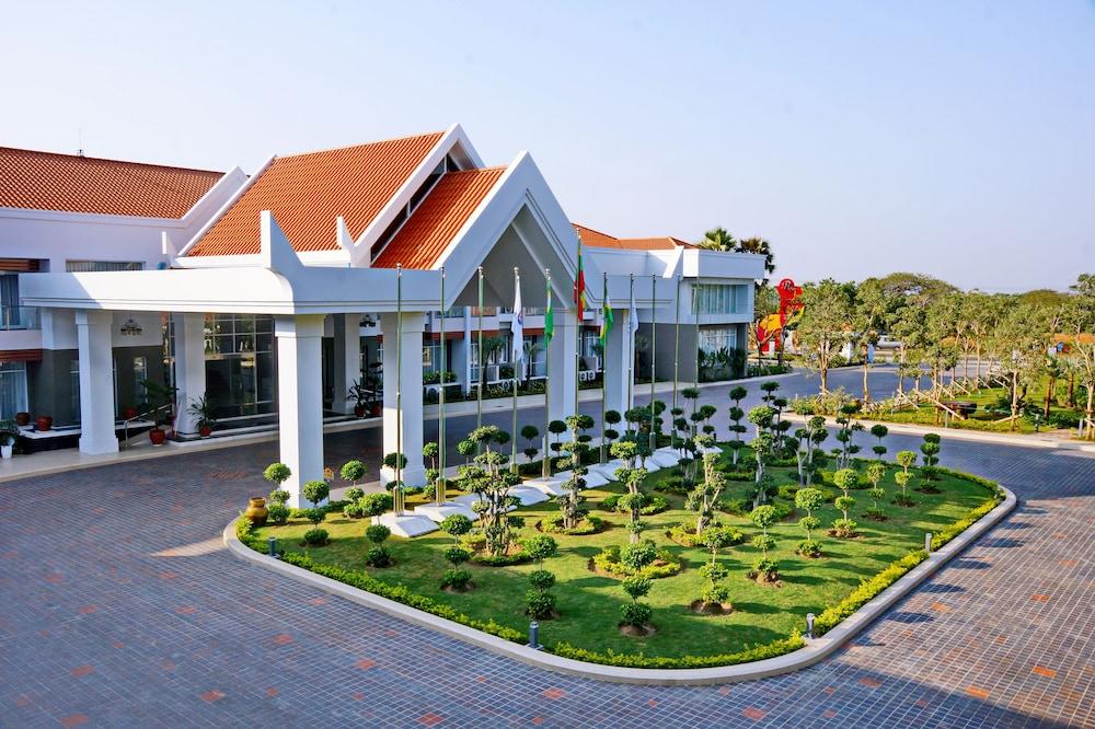 The Regency Hotel Баган Екстериор снимка