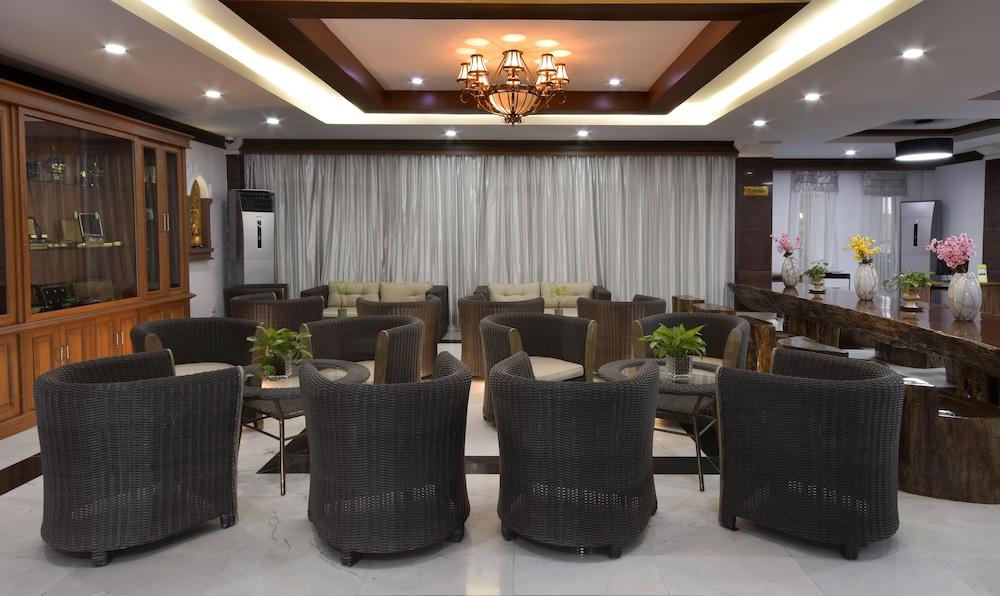 The Regency Hotel Баган Екстериор снимка