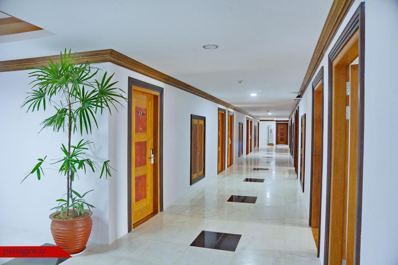 The Regency Hotel Баган Екстериор снимка