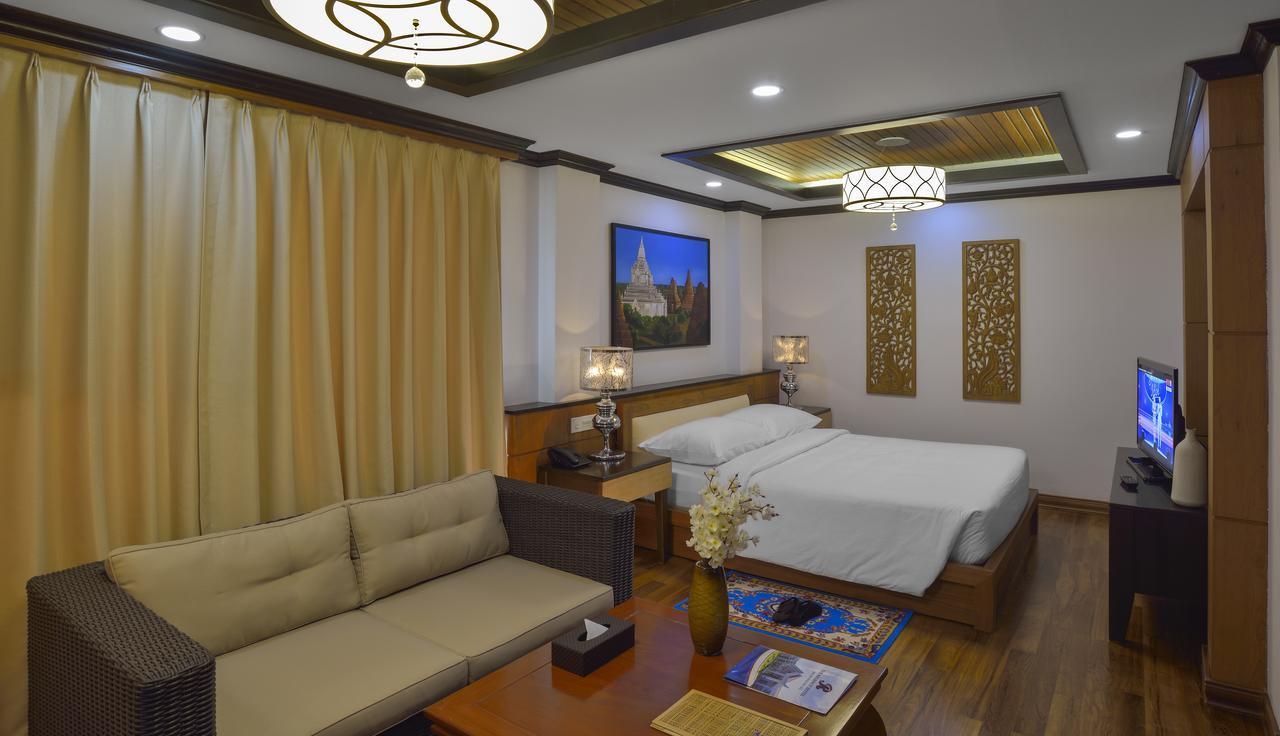 The Regency Hotel Баган Екстериор снимка