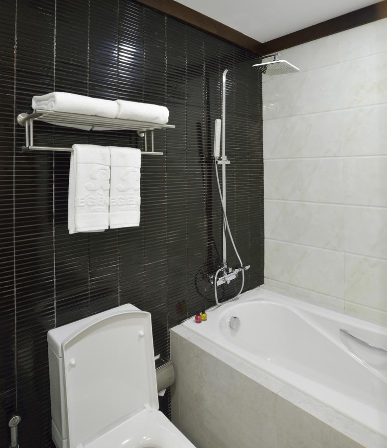 The Regency Hotel Баган Екстериор снимка