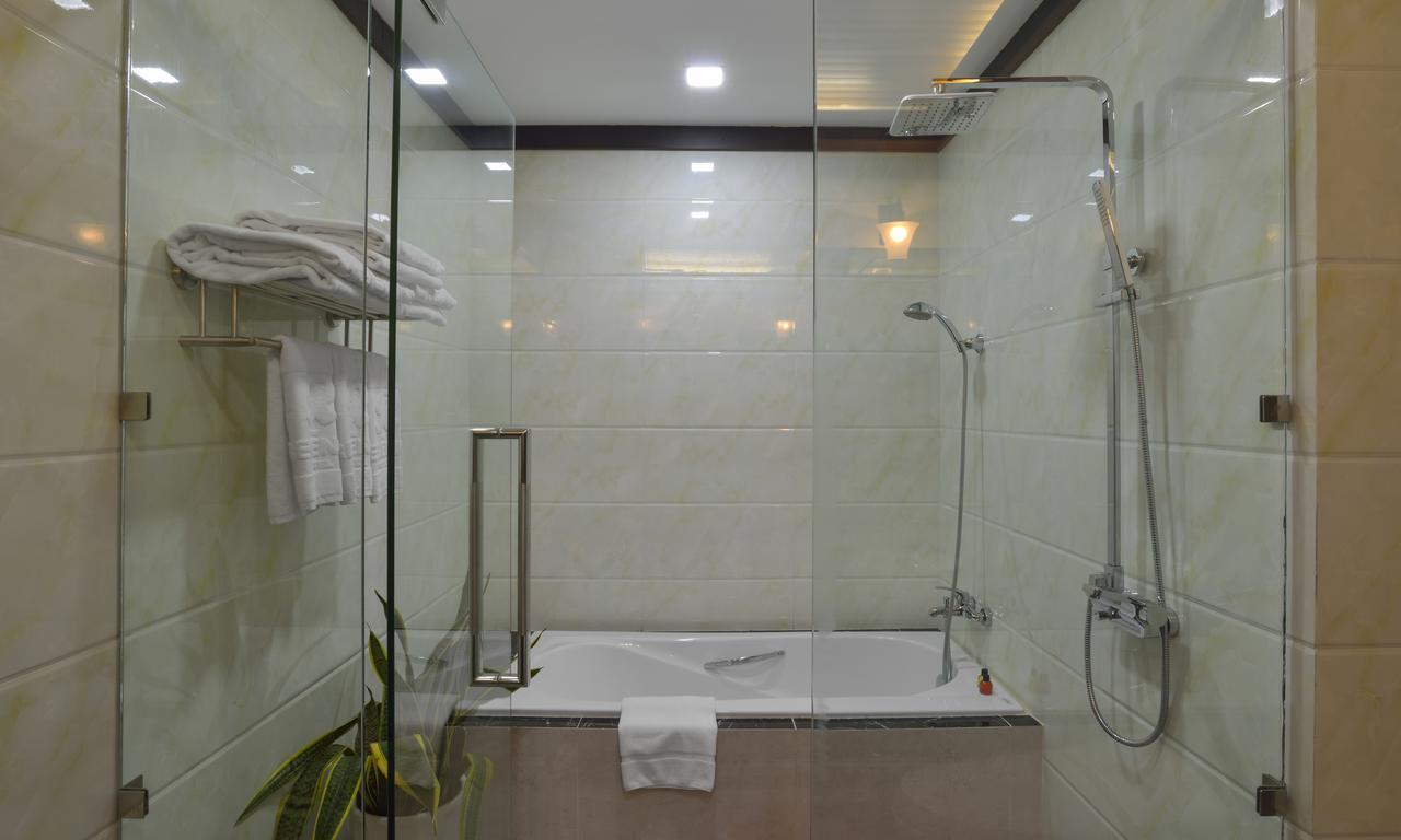 The Regency Hotel Баган Екстериор снимка