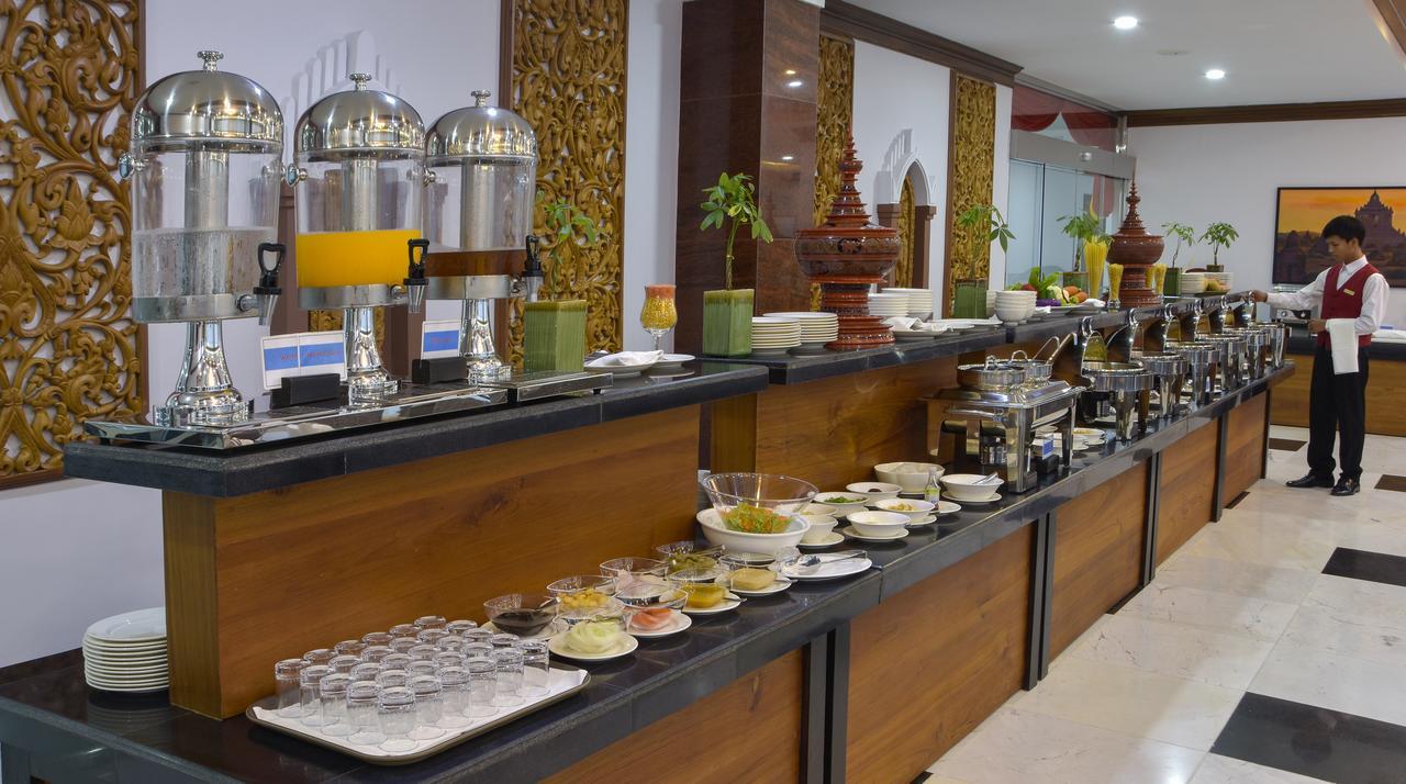 The Regency Hotel Баган Екстериор снимка
