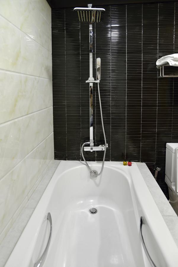 The Regency Hotel Баган Екстериор снимка